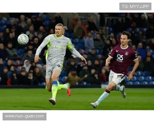 曼城1-0伯恩利逆袭阿森纳登顶英超